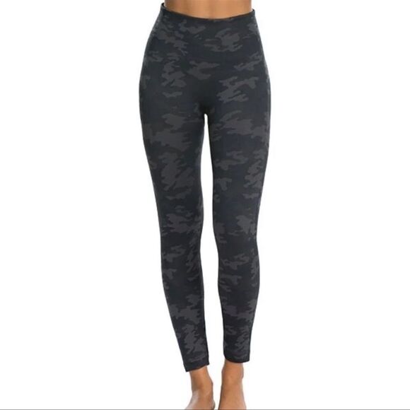 Spanx Black Camo Leggings S - Picture 3 of 7